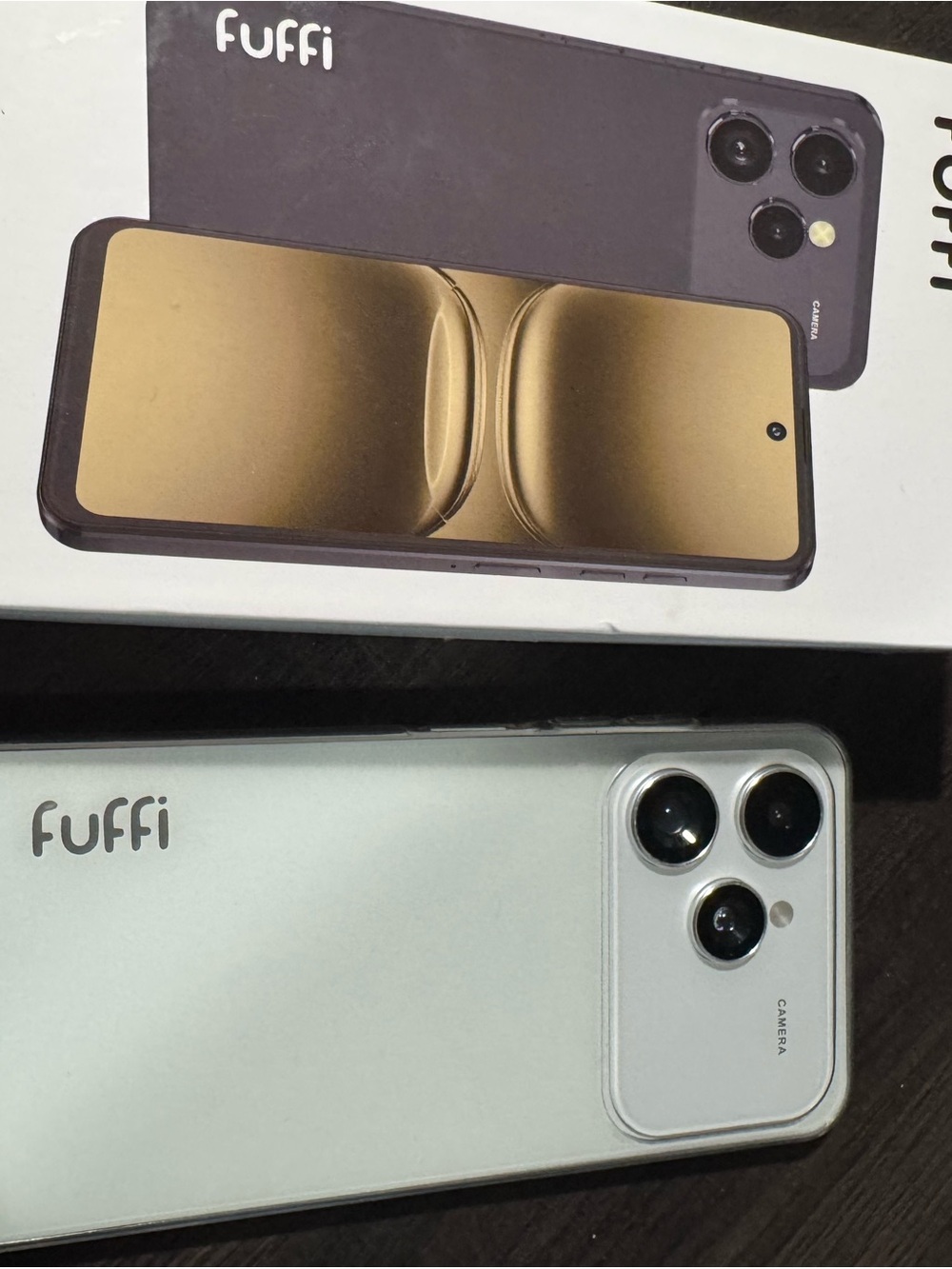 fUFFi Silver Smartphone Case-Style Cell Phone with Triple Camera